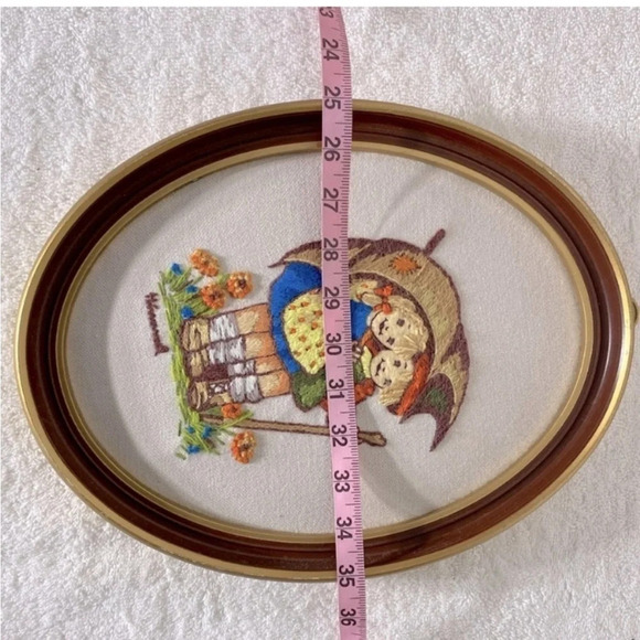 Vintage Hummel Crewel Oval Framed Embroidery Handmade Completed Wall Decor - Picture 12 of 13